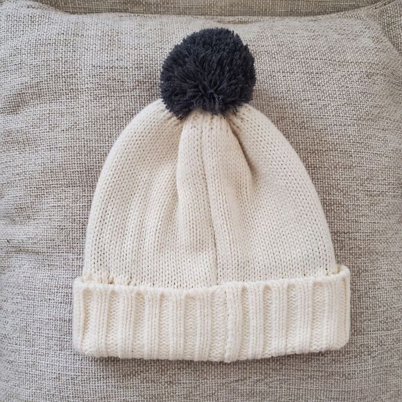Gap Peace Pom Pom Beanie - Picture 2 of 6